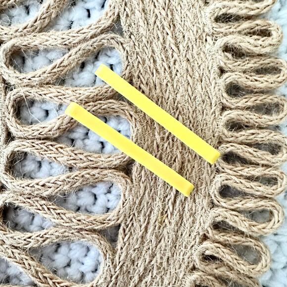 Vintage Goody USA Stay Tight Clip Hair Barrettes Bright Yellow Lot of 2 80s 90s - Picture 3 of 4